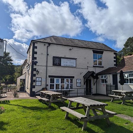 The Yew Tree At Longhope Motel Buitenkant foto