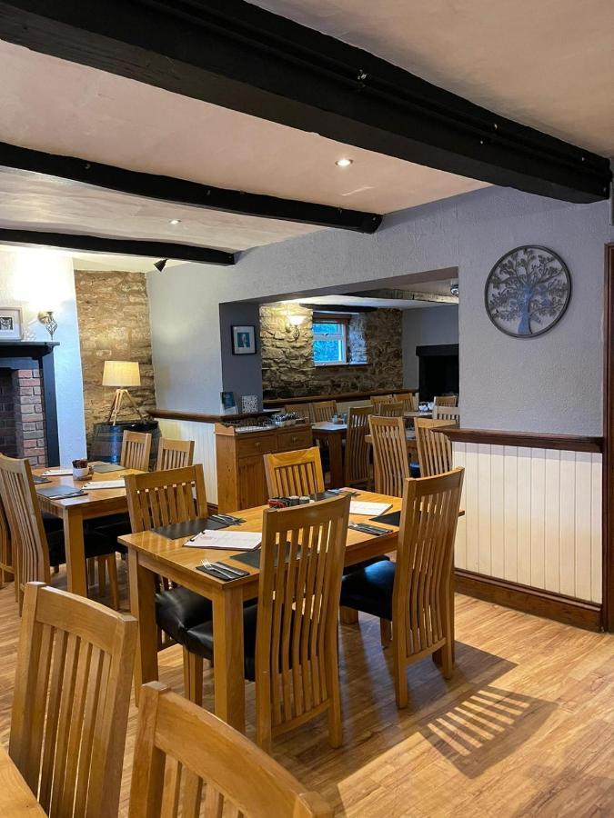 The Yew Tree At Longhope Motel Buitenkant foto